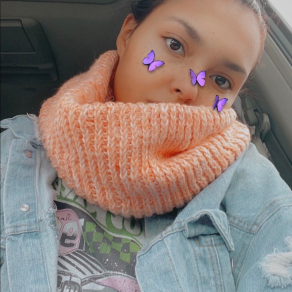 Handmade scarf - Picture 2 of 3